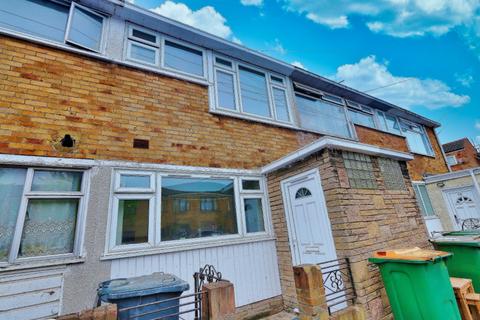 2 bedroom terraced house to rent, Howards Road, London, E13