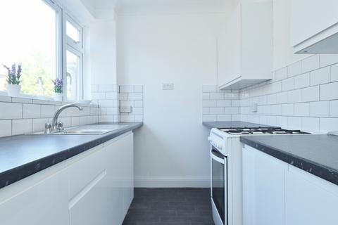 2 bedroom terraced house to rent, Howards Road, London, E13