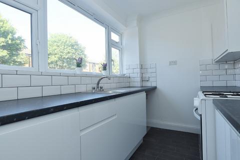 2 bedroom terraced house to rent, Howards Road, London, E13