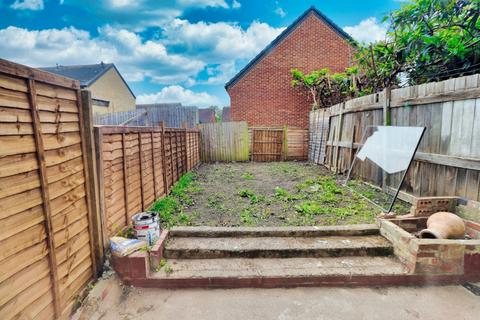 2 bedroom terraced house to rent, Howards Road, London, E13