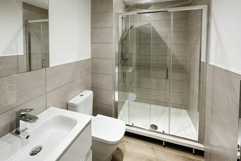 Studio to rent, Talbot Road, Old Trafford, M16