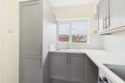 2 bedroom flat to rent, High Street, Tewkesbury, Gloucestershire, GL20
