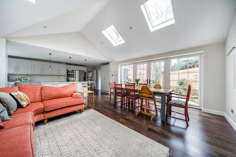 Petworth, 4 Squirrel Keep, West Byfleet, KT14 6PD