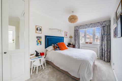 Petworth, 4 Squirrel Keep, West Byfleet, KT14 6PD