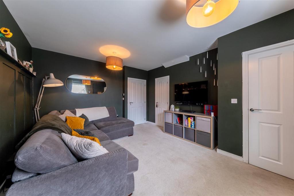 61 Hazelhurst Way-007.jpg