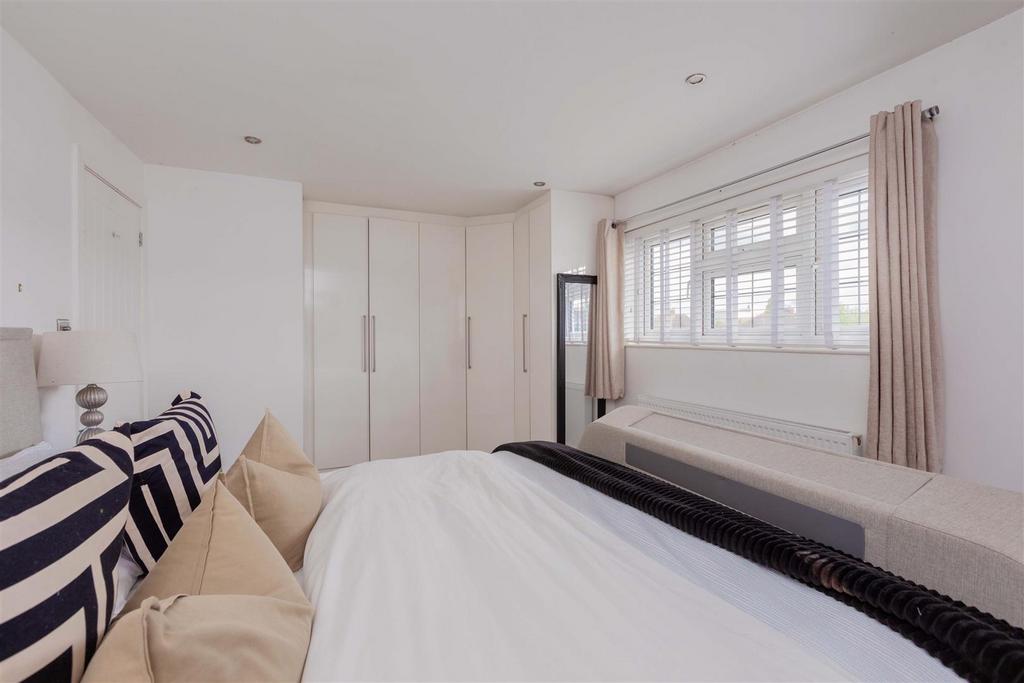 340 Cippenham Lane-15.jpg