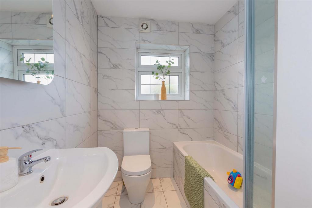 340 Cippenham Lane-11.jpg