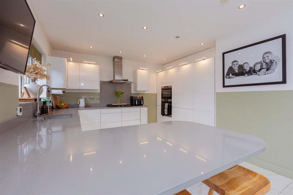 340 Cippenham Lane-13.jpg