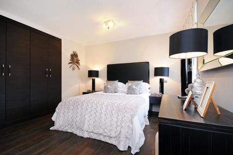 3 bedroom apartment to rent, St John&#39;s Wood Park, London NW8