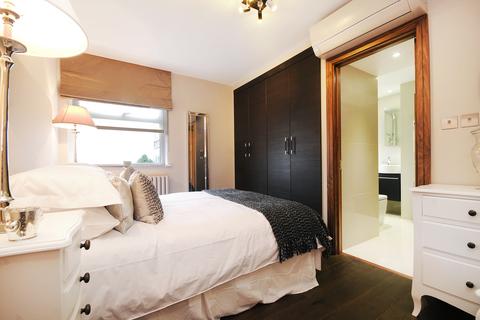 3 bedroom apartment to rent, St John&#39;s Wood Park, London NW8