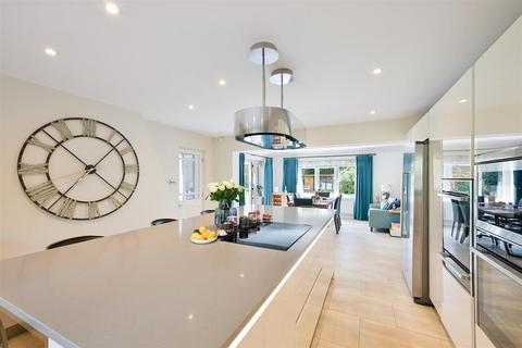92 Fir Tree Road, Banstead, SM7 1NQ