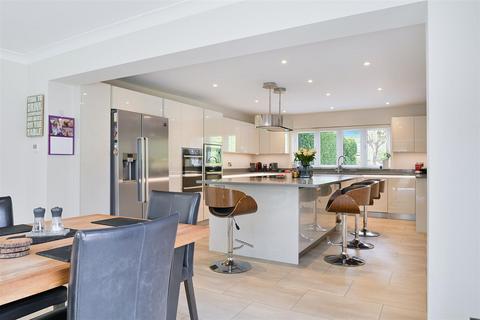 92 Fir Tree Road, Banstead, SM7 1NQ