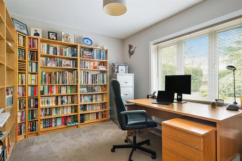 92 Fir Tree Road, Banstead, SM7 1NQ