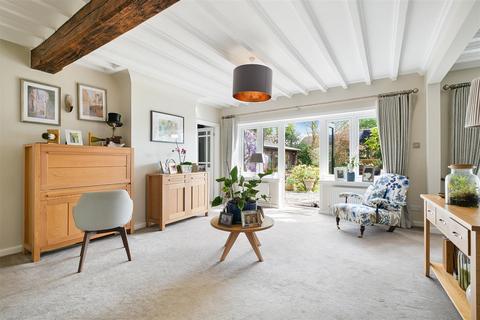 92 Fir Tree Road, Banstead, SM7 1NQ