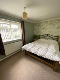2 bedroom house to rent, Blakeney Road, Bristol BS34