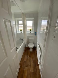 2 bedroom house to rent, Blakeney Road, Bristol BS34