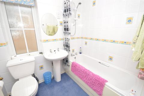 8 Adel Mead, Adel, Leeds, LS16 8LB