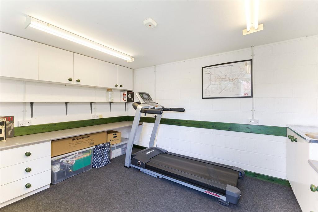 Store/Gym
