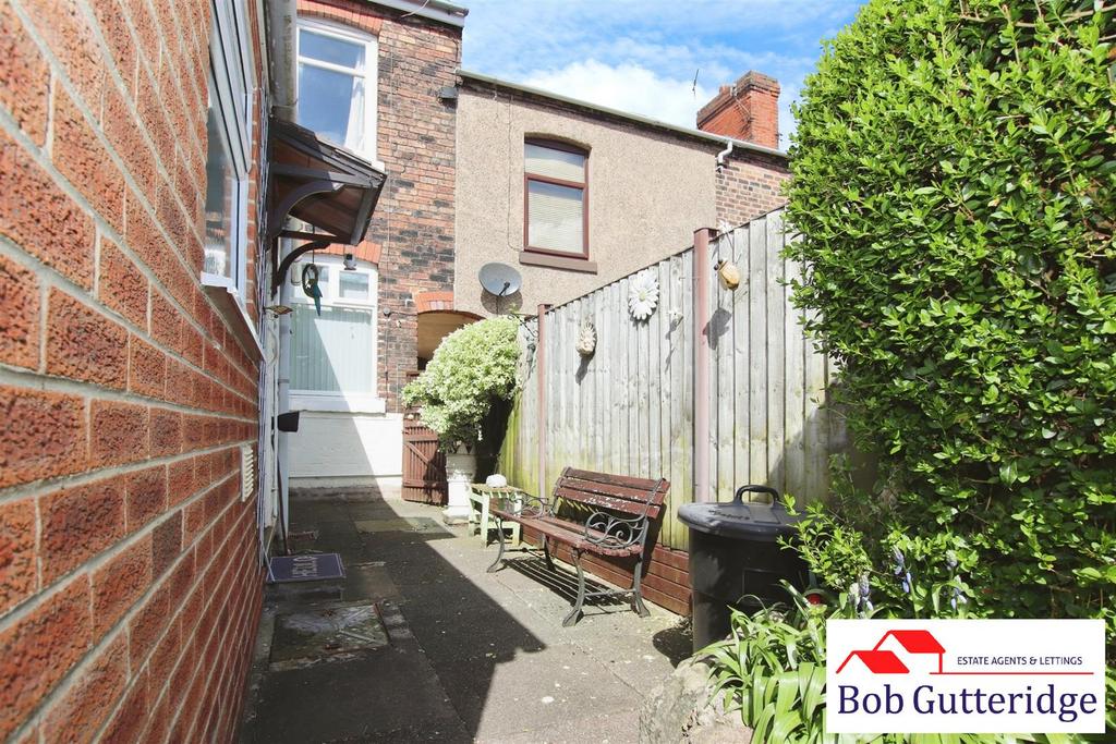 Enclosed rear yard