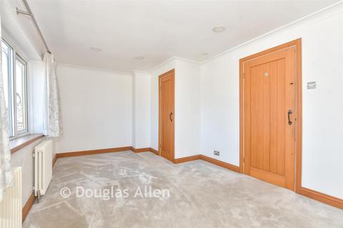 2 bedroom duplex for sale, High Street, Hornchurch, Essex