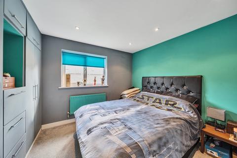 3 bedroom end of terrace house for sale, Bluebell Way, Carterton, Oxfordshire, OX18