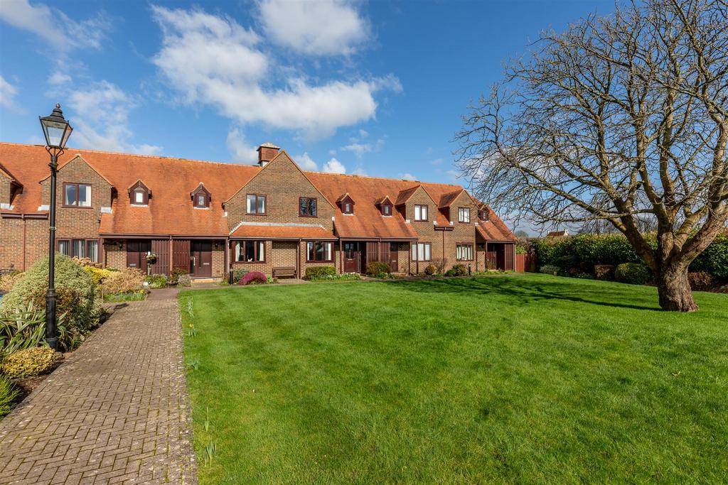 Courville Close, Alveston Front 3.jpg
