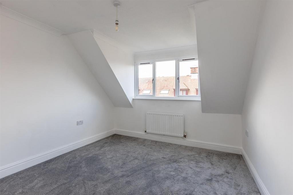 Courville Close, Alveston Bed 2c.jpg