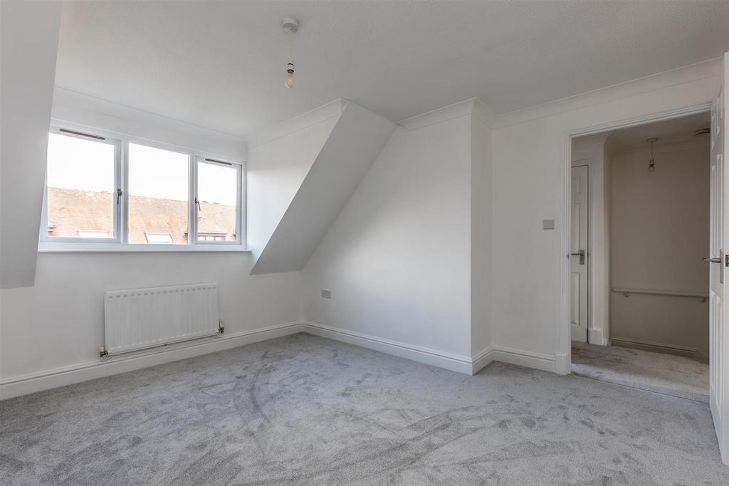 Courville Close, Alveston Bed 2b.jpg