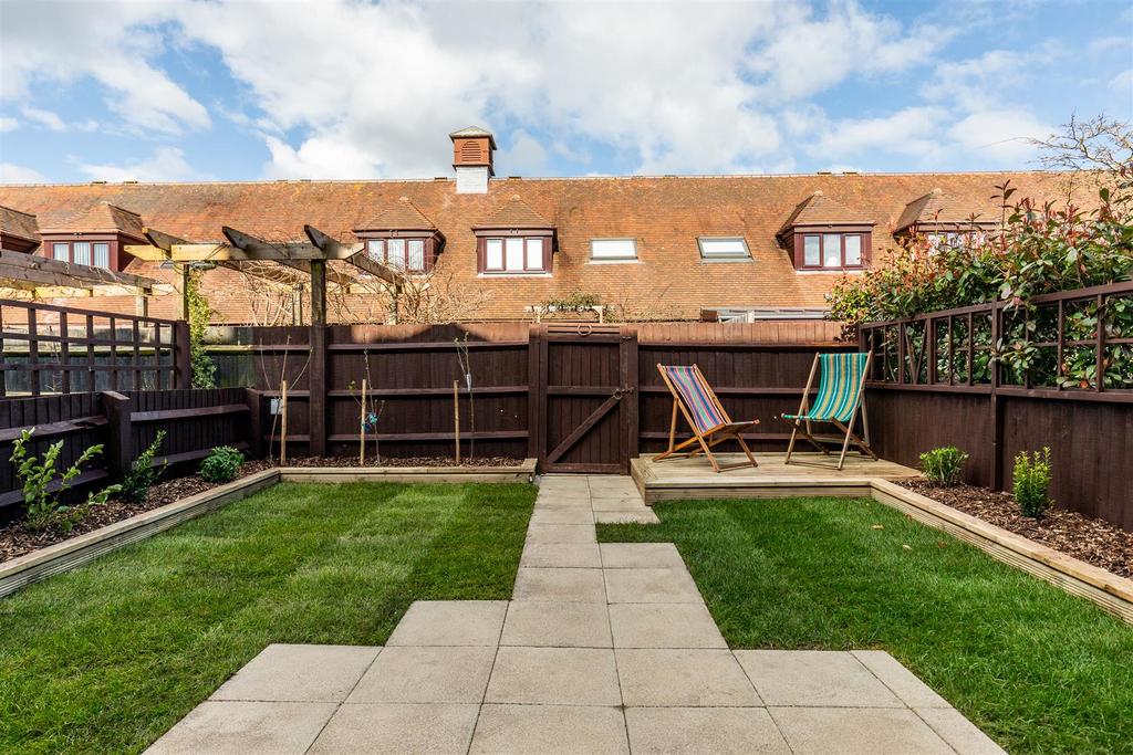 Courville Close, Alveston Rear Garden.jpg