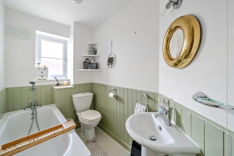 6 Kenneth Close, Cheltenham, GL53 9BE