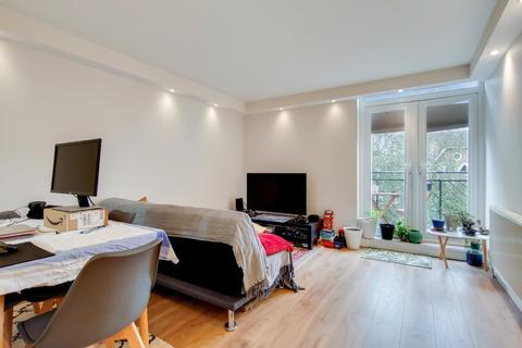 1 bedroom flat for sale, Fitzjohns Avenue, Hampstead NW3