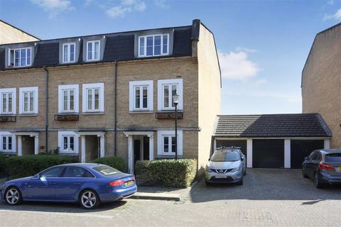 18 Goddard Place, London, N19 5GS