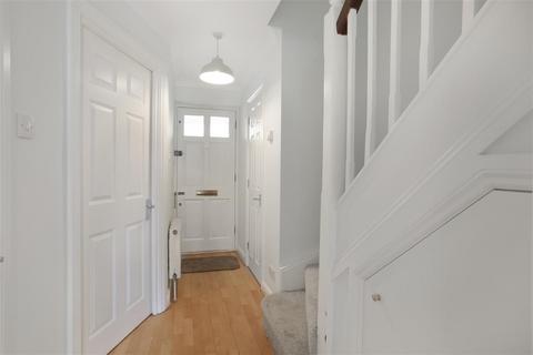 18 Goddard Place, London, N19 5GS