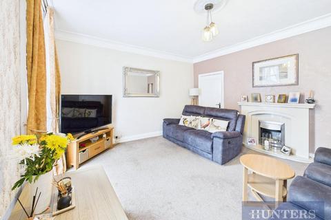 2 bedroom flat for sale, Queen Street, Scarborough