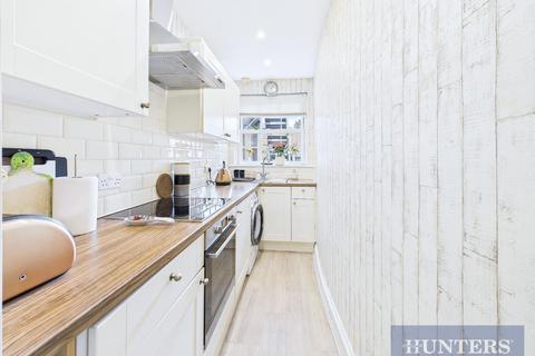 2 bedroom flat for sale, Queen Street, Scarborough