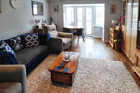 21 Walker Place, Hamble, Southampton, SO31 4BL