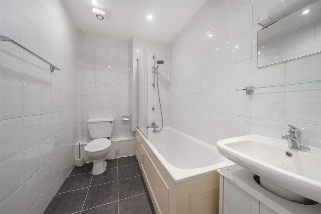 Bathroom.jpg
