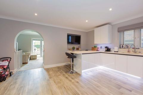 3 bedroom semi-detached house for sale, Beechfield Place, Maidenhead SL6