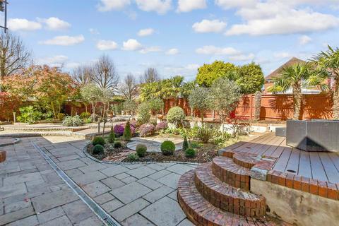 5 bedroom detached house for sale, Admiral Way, Kings Hill, West Malling, Kent