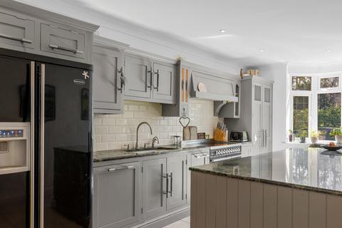 5 bedroom detached house for sale, Harestone Valley Road, Caterham, CR3