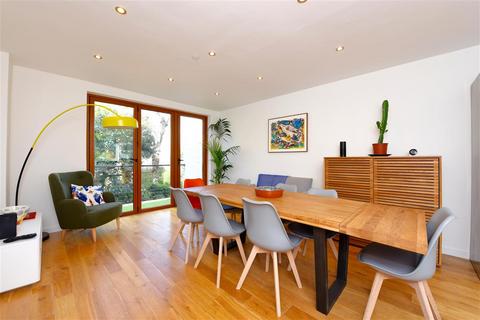 3 Chartfield Square, London, SW15 6DR