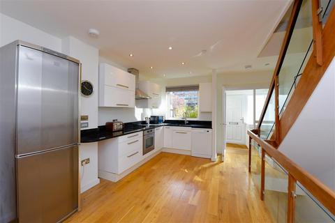 3 Chartfield Square, London, SW15 6DR