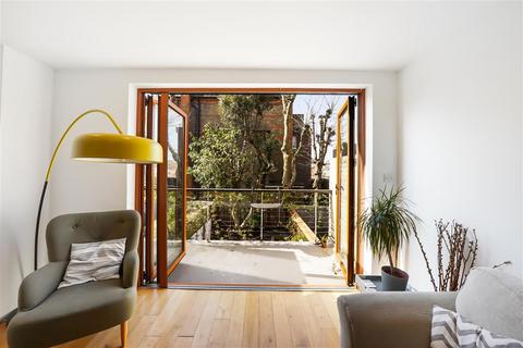 3 Chartfield Square, London, SW15 6DR