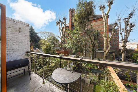 3 Chartfield Square, London, SW15 6DR
