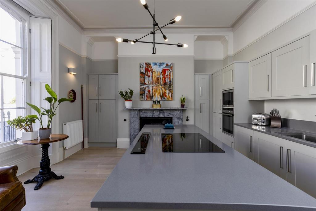 Flat 1 2 Driffield Terrace 2.jpg