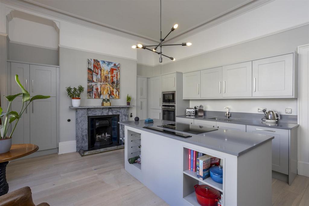 Flat 1 2 Driffield Terrace 3.jpg
