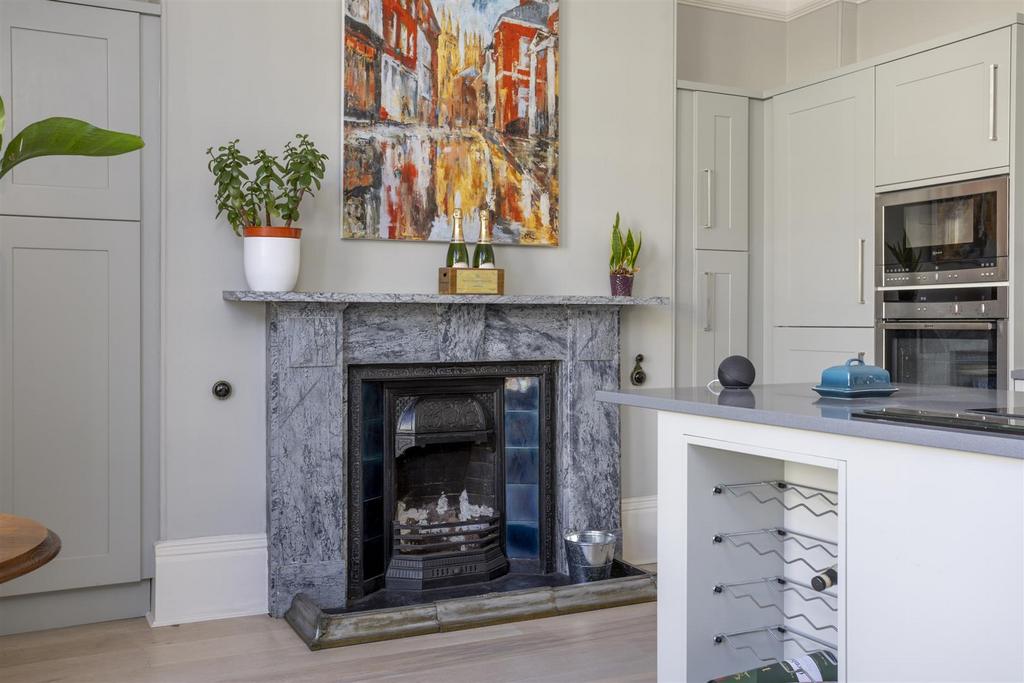 Flat 1 2 Driffield Terrace 5.jpg
