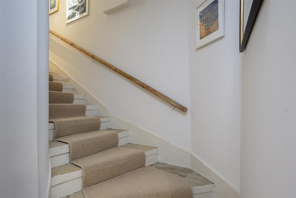 Flat 1 2 Driffield Terrace 26.jpg