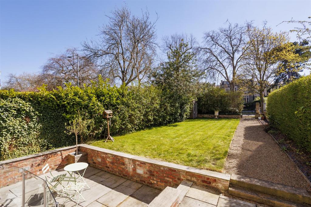 Flat 1 2 Driffield Terrace 17.jpg