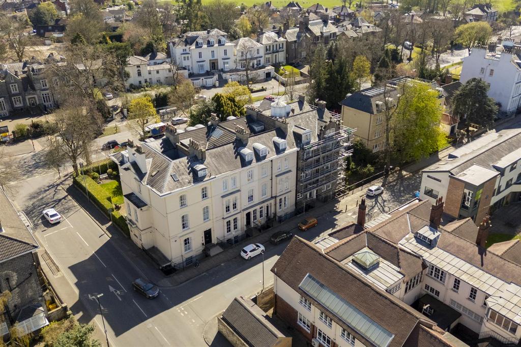 Flat 1 2 Driffield Terrace 45.jpg